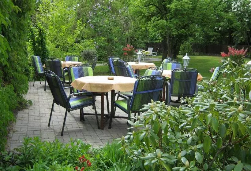 Majatalo Gästehaus Am Schwarzer See