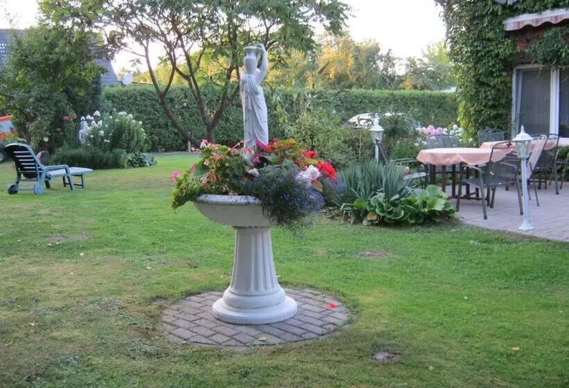 Majatalo Gästehaus Am Schwarzer See