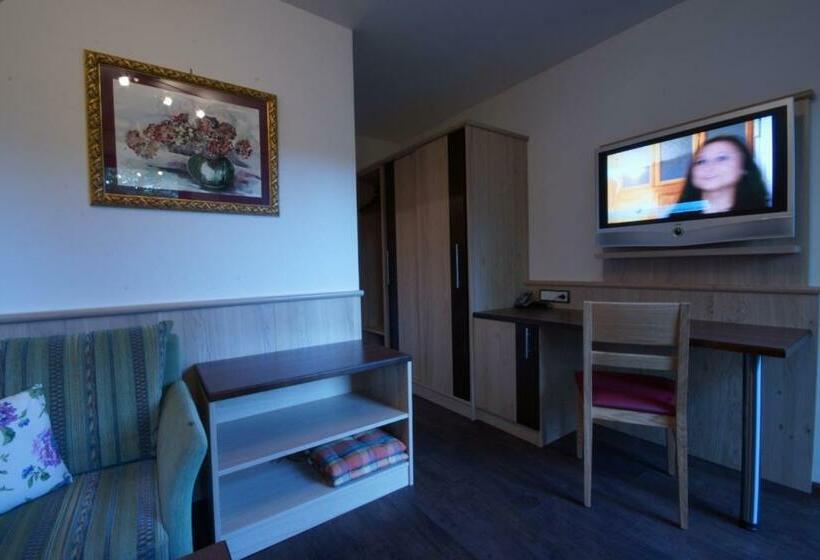 ペンション Landgasthof Trattnig