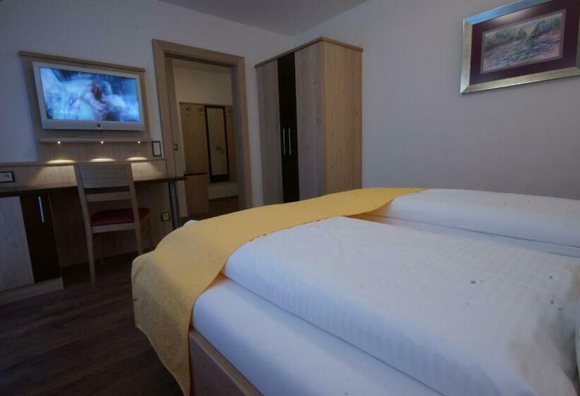 ペンション Landgasthof Trattnig