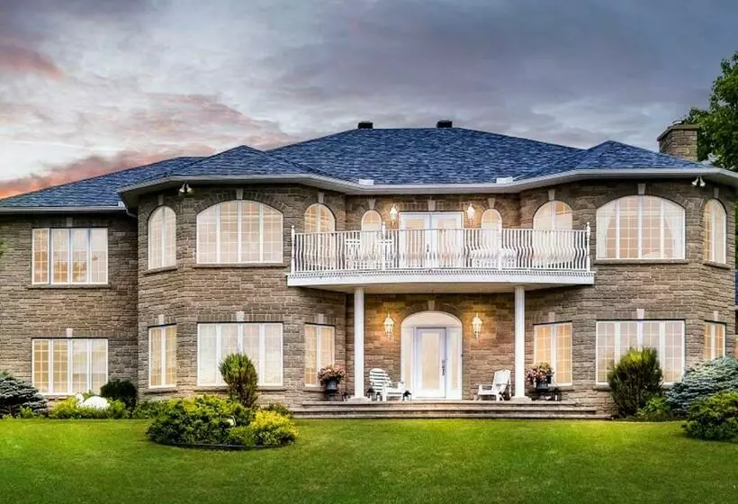 Lomakeskus Greystone On Golden Lake