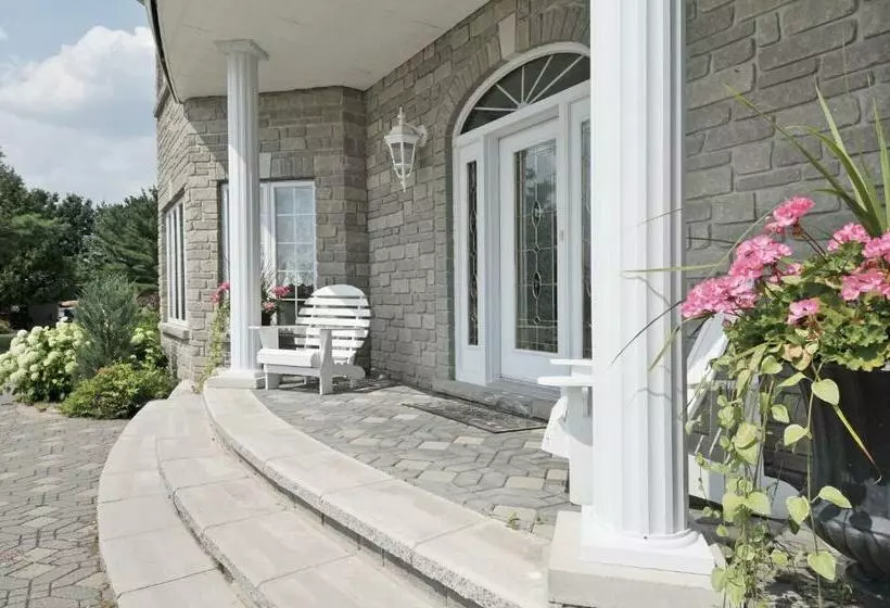 Lomakeskus Greystone On Golden Lake