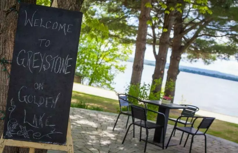 Lomakeskus Greystone On Golden Lake