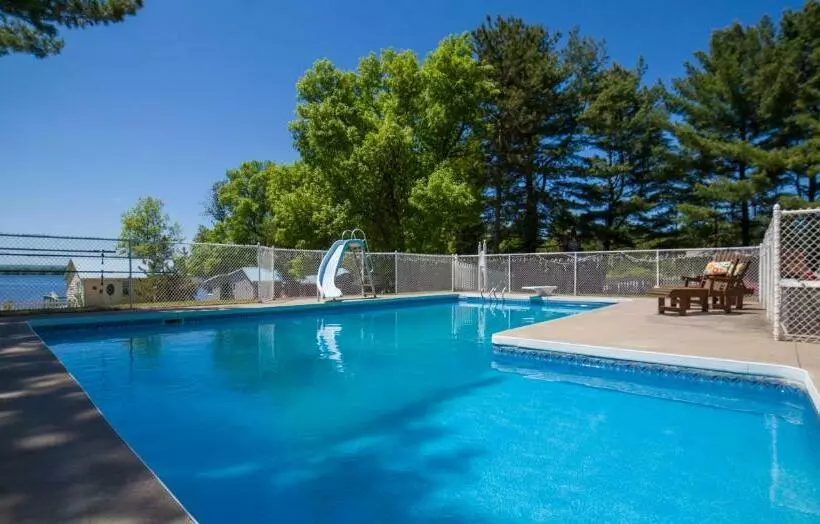 Lomakeskus Greystone On Golden Lake