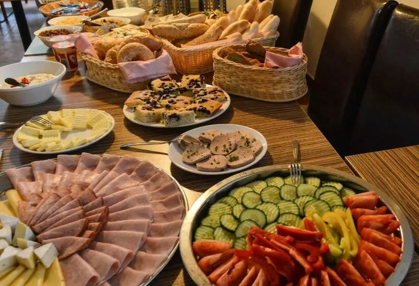 Wellness Hotel Hukvaldy Polopenze A Wellness V Ceně