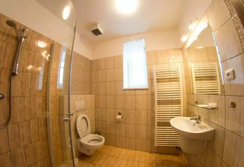 Wellness Hotel Hukvaldy Polopenze A Wellness V Ceně