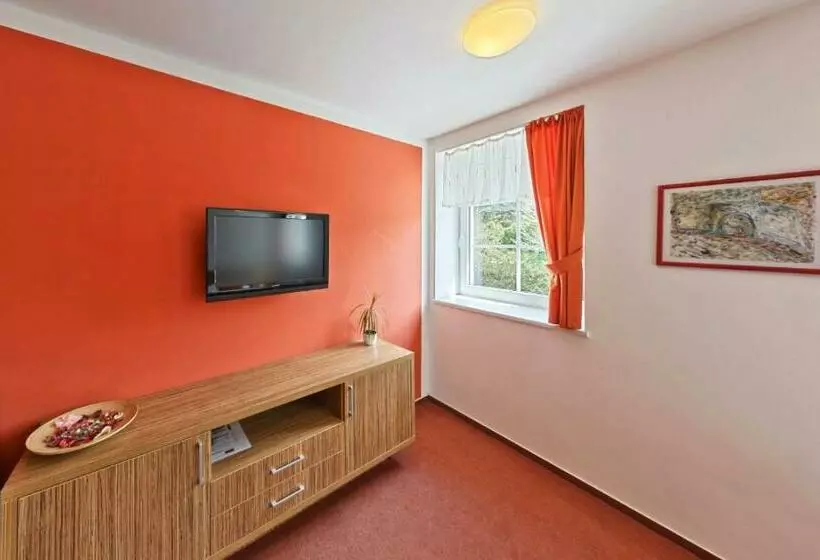 Wellness Hotel Hukvaldy Polopenze A Wellness V Ceně