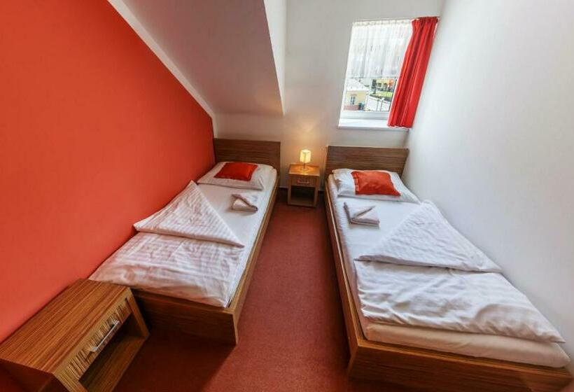 Wellness Hotel Hukvaldy Polopenze A Wellness V Ceně