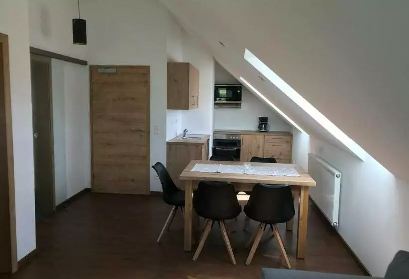 Retkeilymaja Familiengasthof Schaller