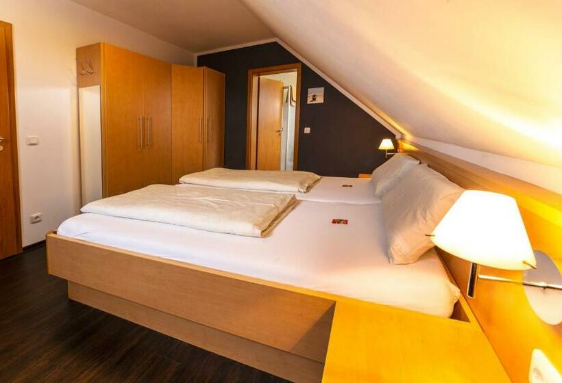 הוסטל Familiengasthof Schaller