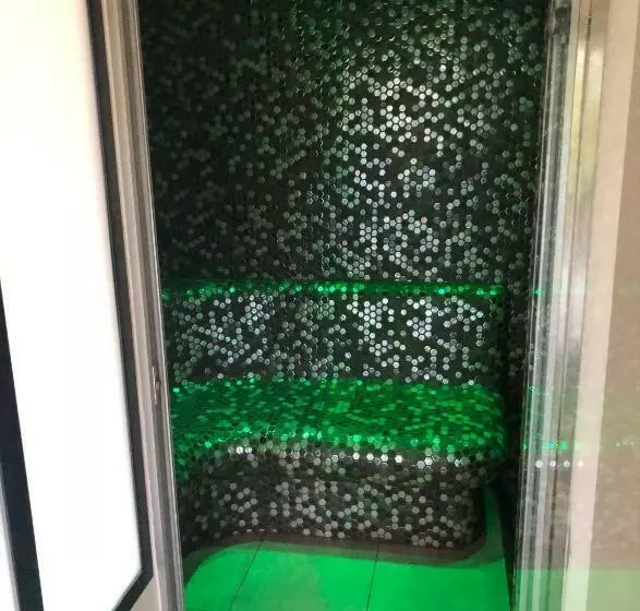 Aamiaismajoitus (B&B) Ferme Historique Jean De La Fontaine Et Ses Chambres D Hôtes Hammam Spa   4 étoiles