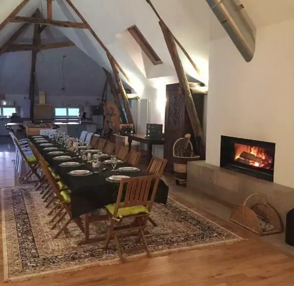 Aamiaismajoitus (B&B) Ferme Historique Jean De La Fontaine Et Ses Chambres D Hôtes Hammam Spa   4 étoiles