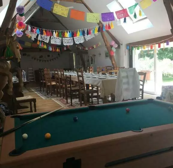 Aamiaismajoitus (B&B) Ferme Historique Jean De La Fontaine Et Ses Chambres D Hôtes Hammam Spa   4 étoiles