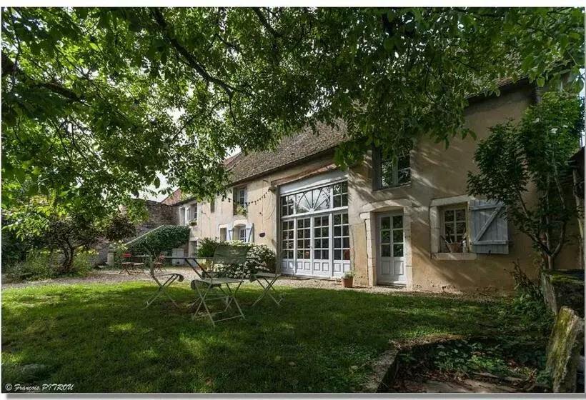 Aamiaismajoitus (B&B) La Cuverie Du Château