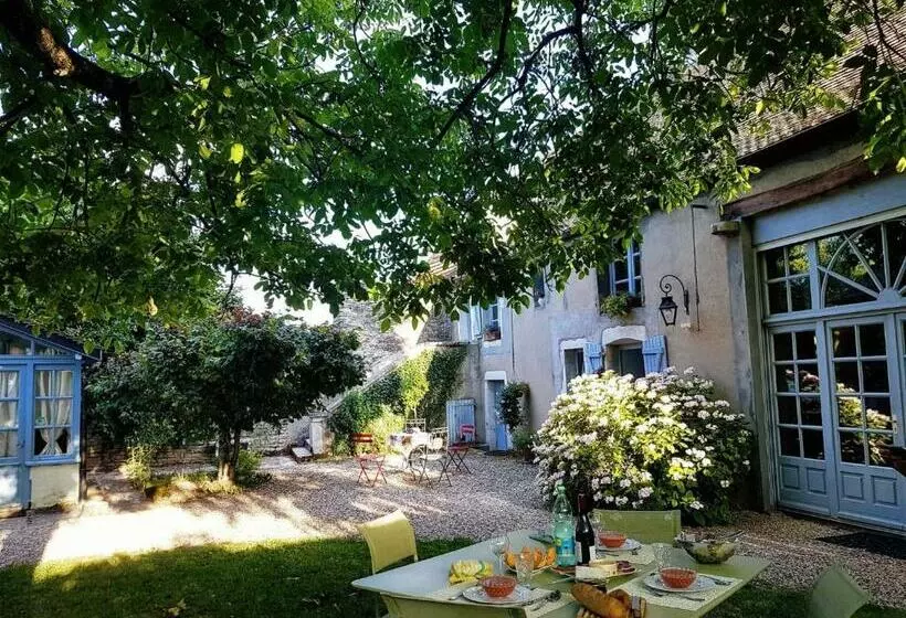 Aamiaismajoitus (B&B) La Cuverie Du Château