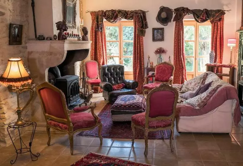 Aamiaismajoitus (B&B) La Cuverie Du Château