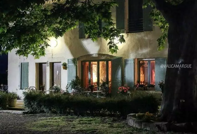 ベッドアンドブレックファースト Manade Saint Louis Mas De La Paix