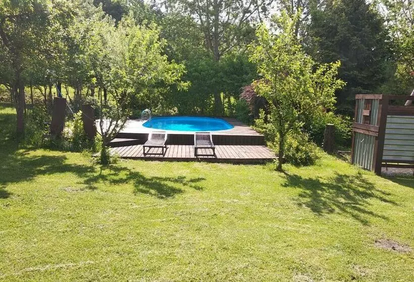 ベッドアンドブレックファースト Panzió Kemping Bekölce