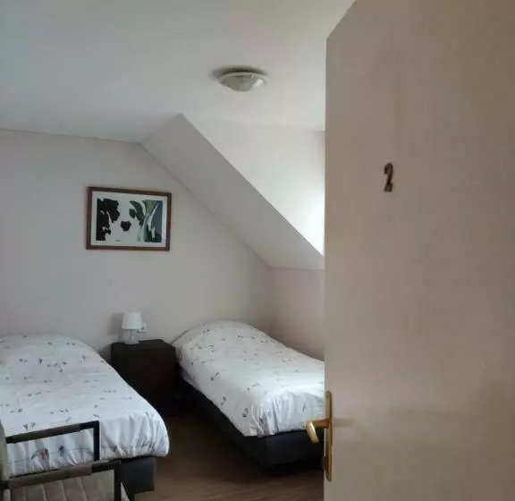 ベッドアンドブレックファースト Panzió Kemping Bekölce