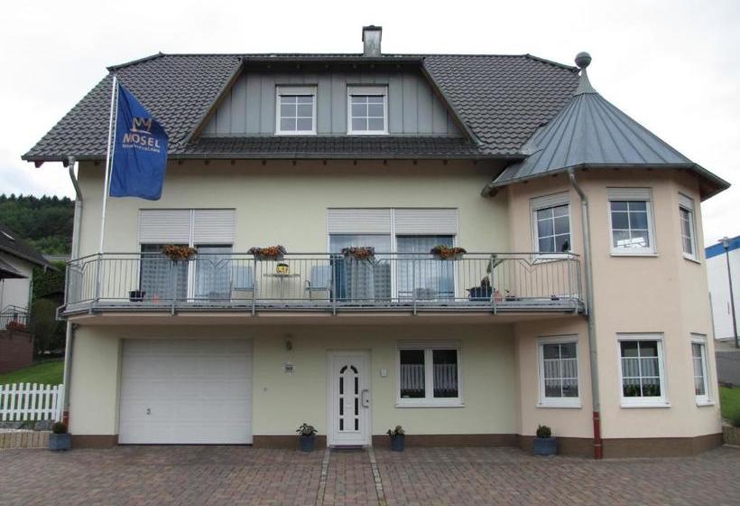 צימר Weingut U. Gästehaus Menten