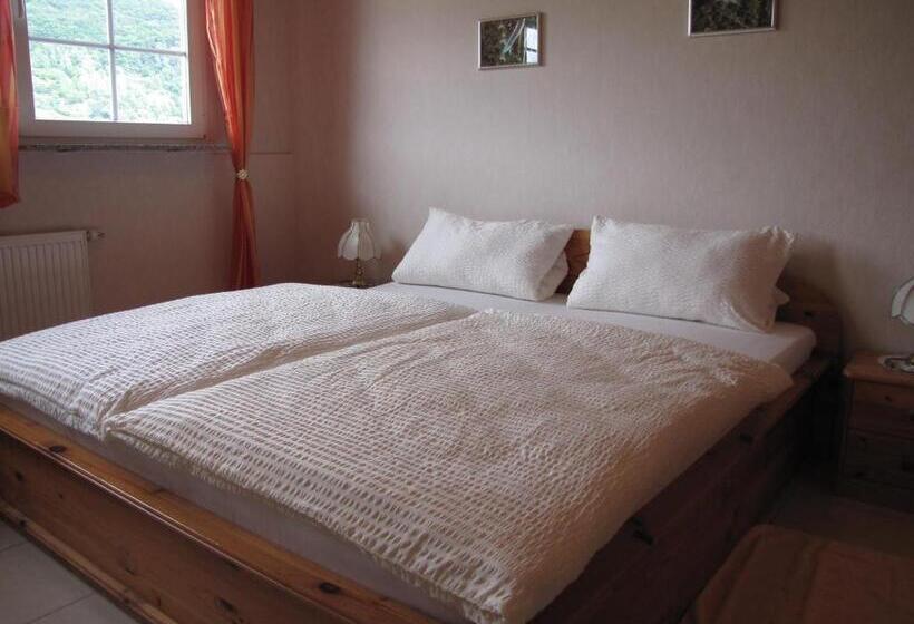 צימר Weingut U. Gästehaus Menten