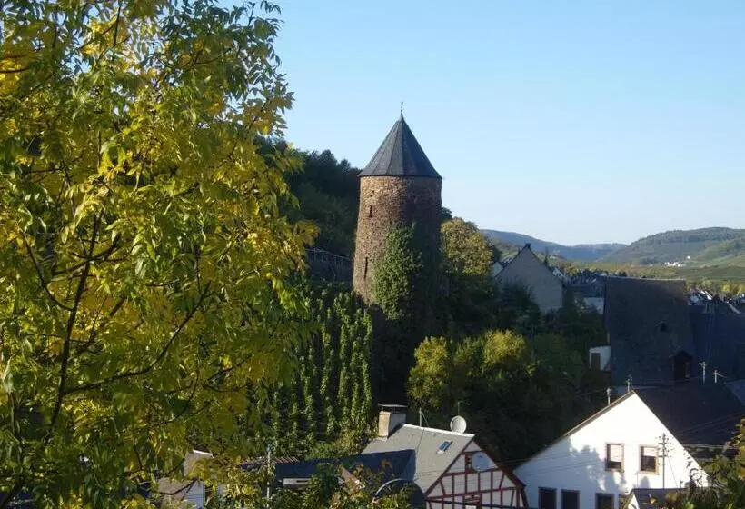 ベッドアンドブレックファースト Weingut U. Gästehaus Menten