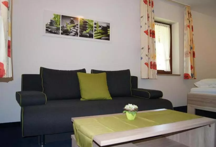 Hotelli Das Gästehaus Eimeldingen