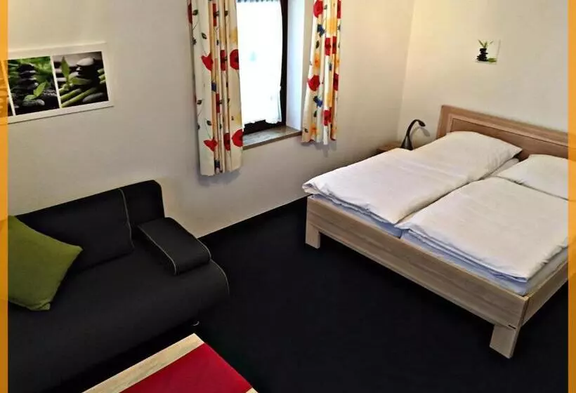 Hotelli Das Gästehaus Eimeldingen