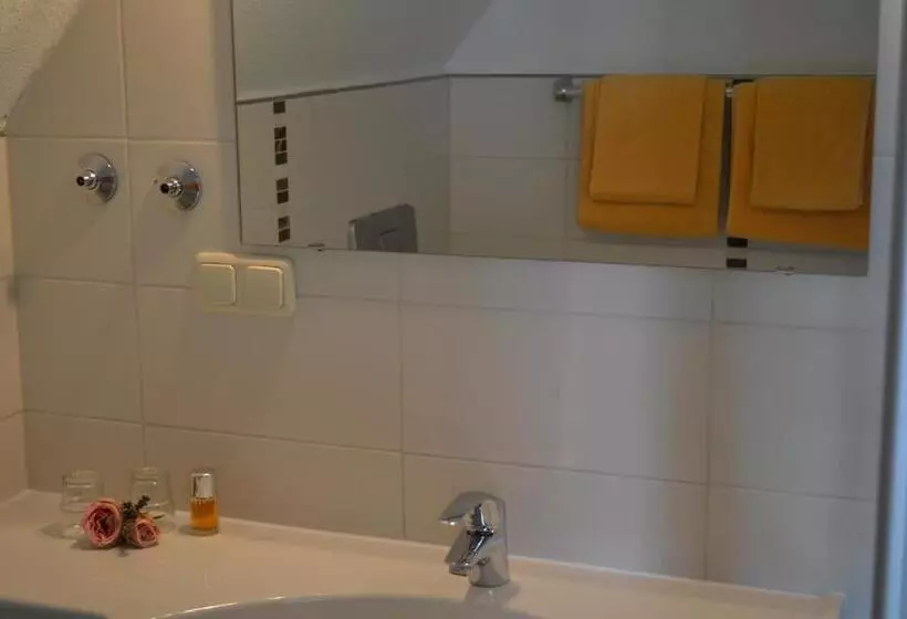 Hotelli Gasthof Rotes Roß