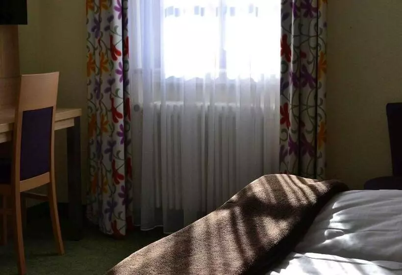 Hotelli Gasthof Rotes Roß