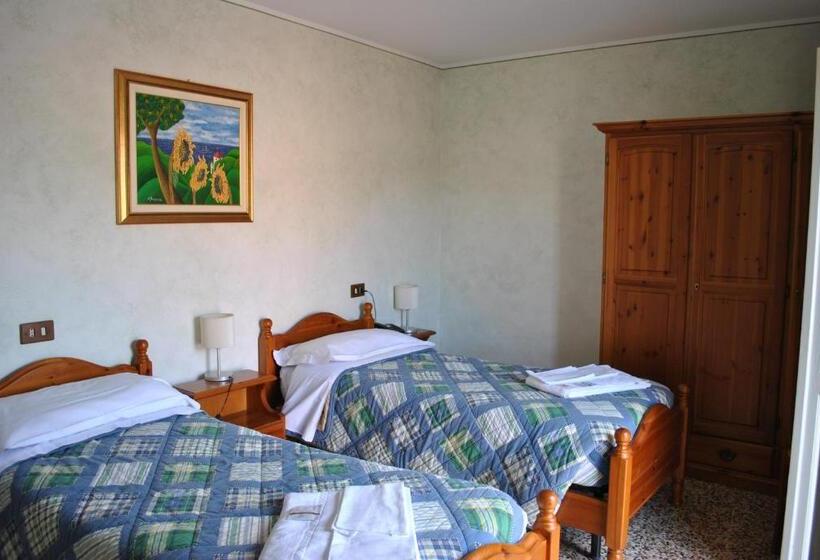 בית מלון כפרי La Lanterna Di Guiglia