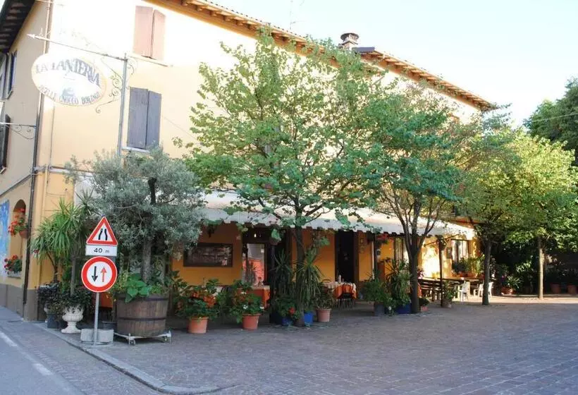 ホテル La Lanterna Di Guiglia