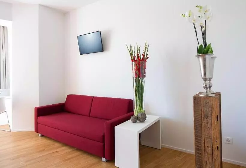 Hotelli Restaurant Rhy