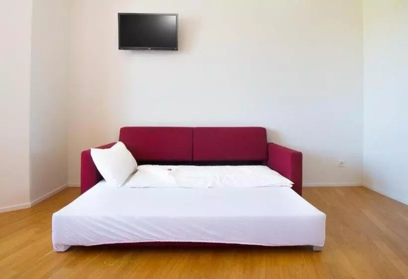 Hotelli Restaurant Rhy