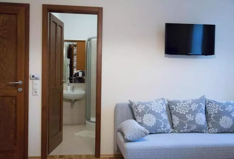 ペンション Althaus Vendégház