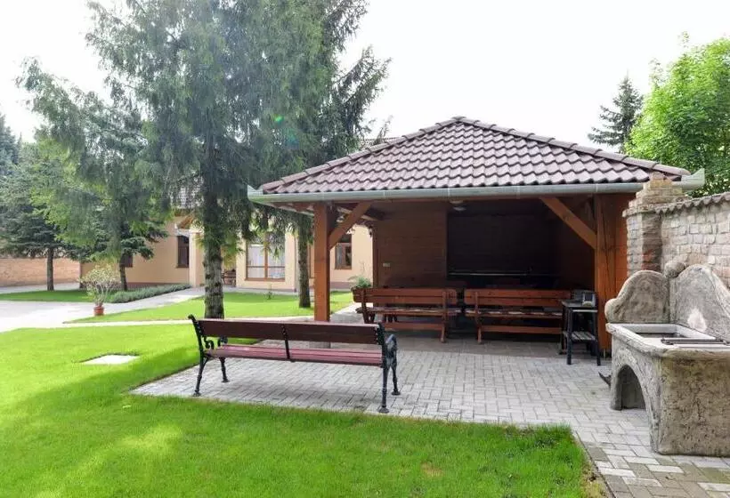 ペンション Althaus Vendégház