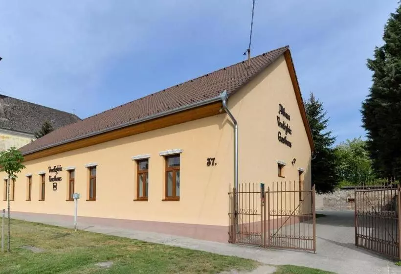 ペンション Althaus Vendégház