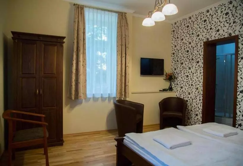 ペンション Althaus Vendégház