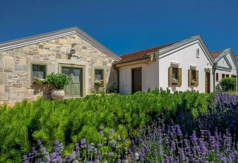 Majatalo Páskom Cottage