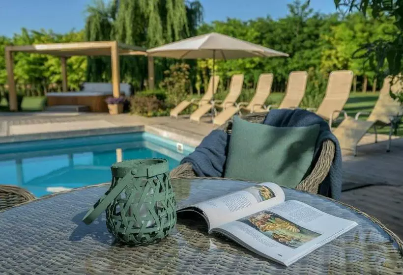 Majatalo Páskom Cottage