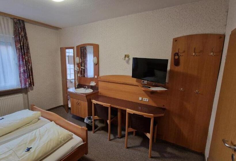 Schwarzer Adler   Hotel Garni