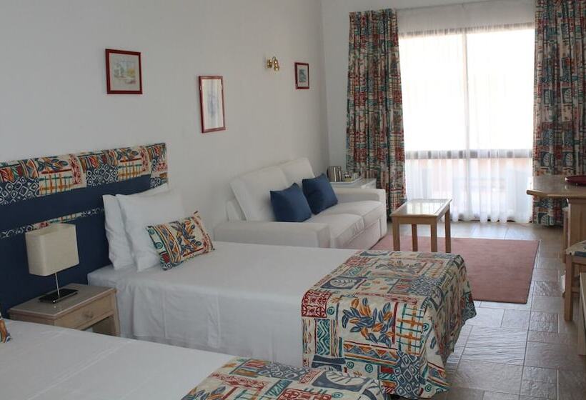 פונדק Canavial Garden   Adults Only