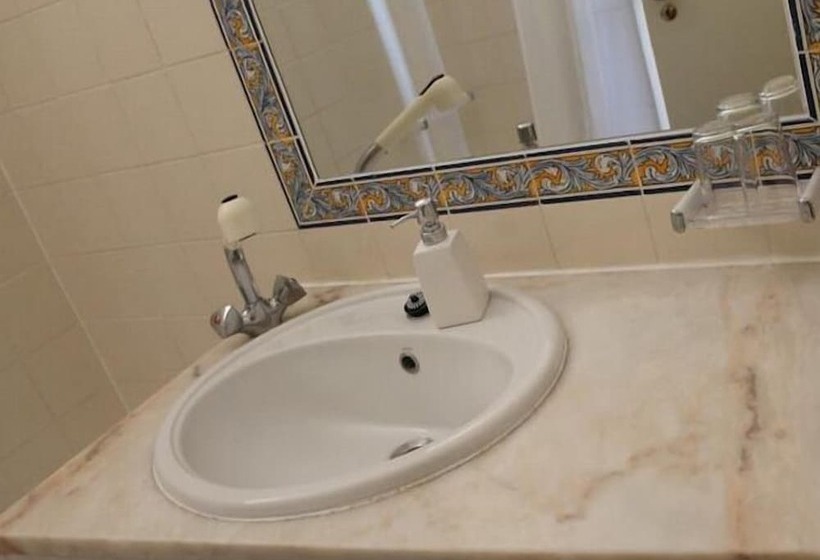 פונדק Canavial Garden   Adults Only