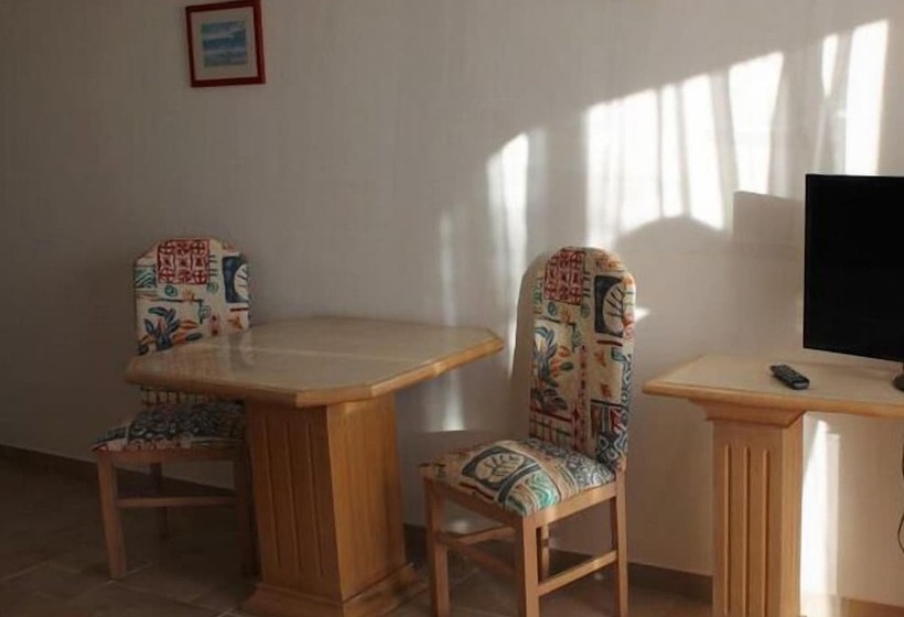 פונדק Canavial Garden   Adults Only