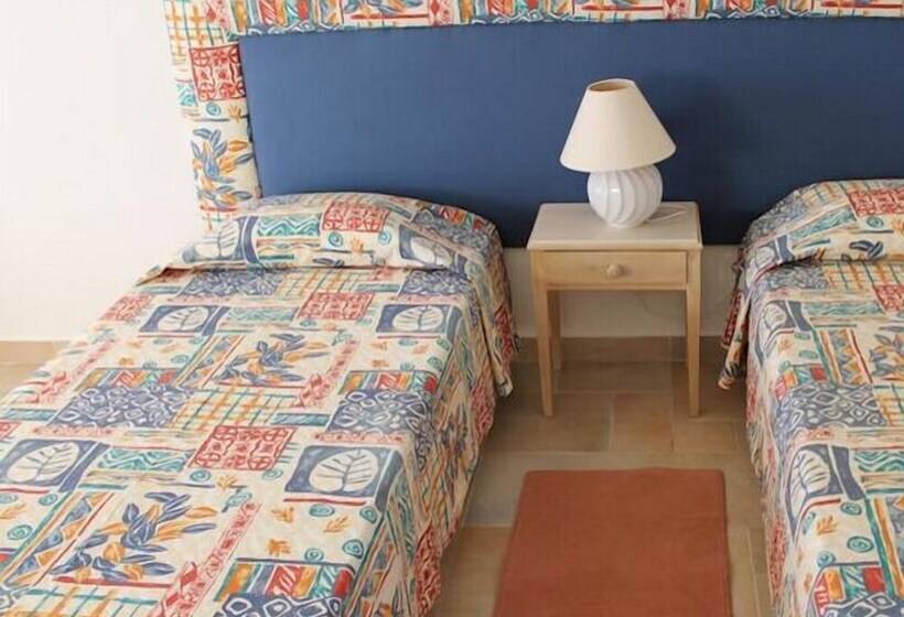 פונדק Canavial Garden   Adults Only