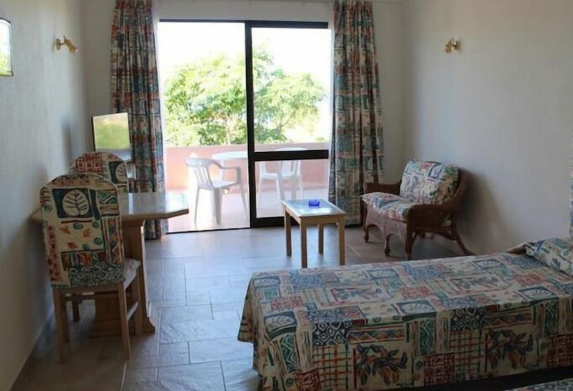 פונדק Canavial Garden   Adults Only