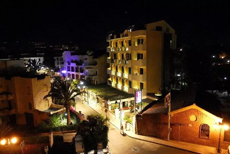 Hotel & Apartments Villa Linda