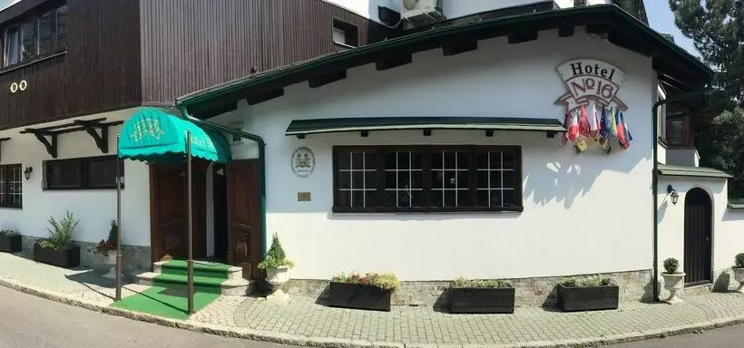 Hotel No. 16