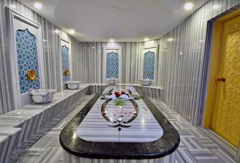 Отель Riverside Garden Resort