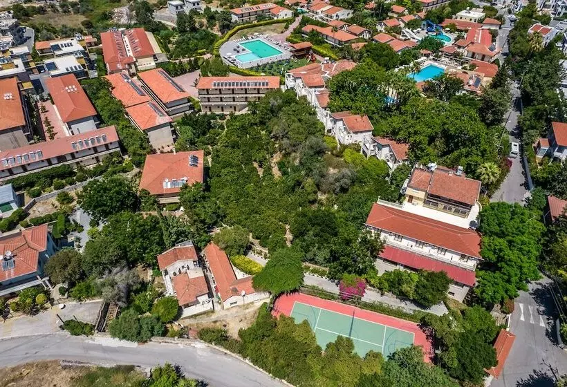 Отель Riverside Garden Resort